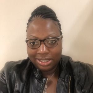 Meet your Posher, Monique